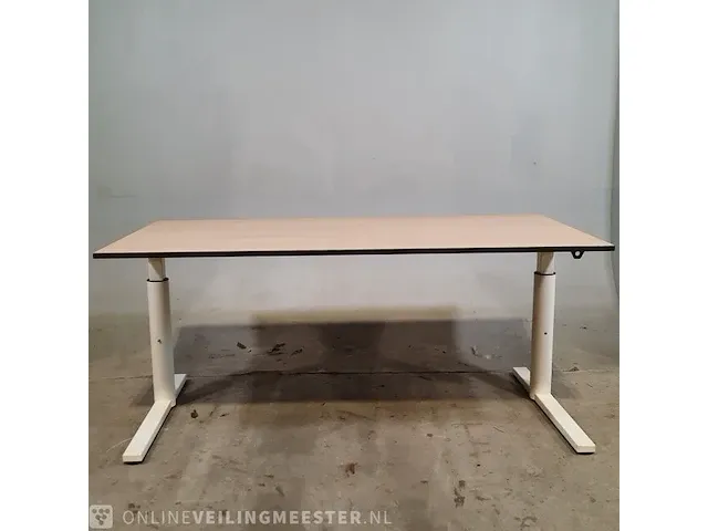 Ca. 40x bureau o.a. ahrend - afbeelding 1 van  6