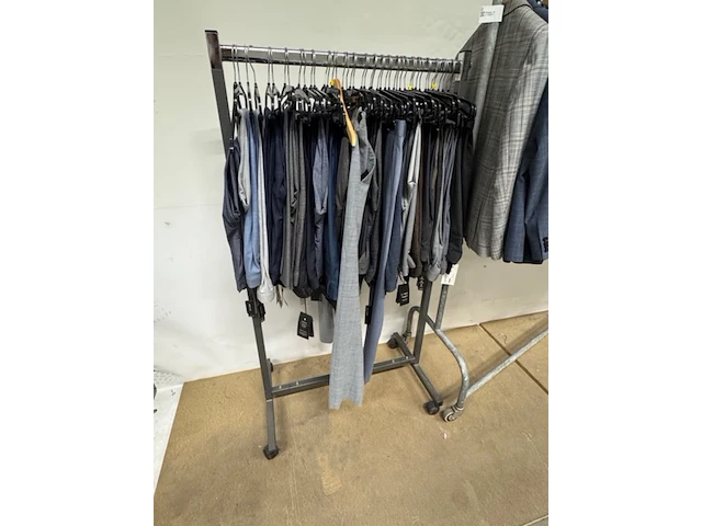Ca. 40x colbert en ca. 44x broek rw&co en selected homme - afbeelding 12 van  25