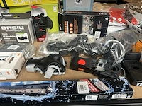 Ca. 40x diverse fietsonderdelen en -accessoires, w.o. axa, basil, bosch, thule - afbeelding 8 van  13