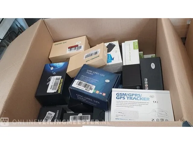 Ca. 40x diverse gps trackers - afbeelding 1 van  5