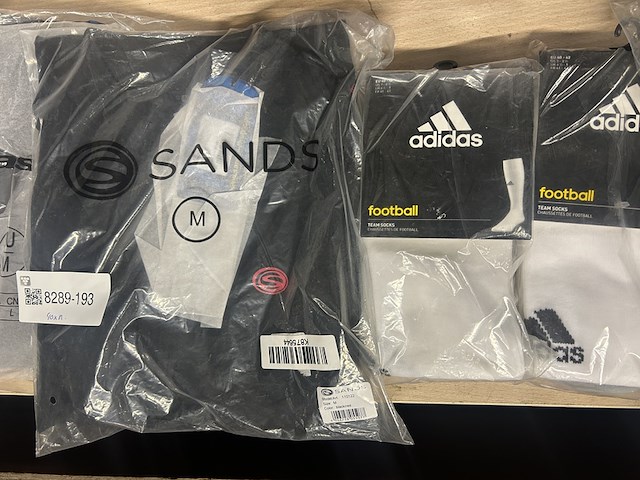 Ca. 40x diverse (sport)kleding en accessoires, w.o. adidas, ultrasport - afbeelding 3 van  7