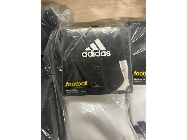 Ca. 40x diverse (sport)kleding en accessoires, w.o. adidas, ultrasport - afbeelding 7 van  7