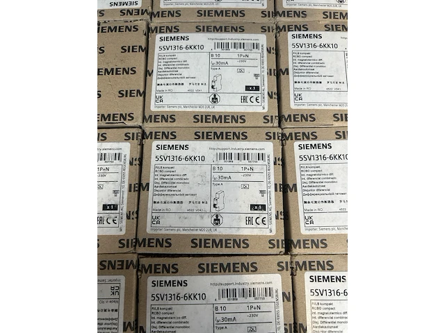 Ca. 40x diversen w.o. siemens aardlekautomaten, bluetooth dongles - afbeelding 6 van  6