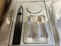 Ca. 40x elektrische tandenborstel, 2 borstelkopjes (zacht & medium), usb-c laadkabel the tooth club - afbeelding 2 van  7