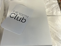 Ca. 40x elektrische tandenborstel, 2 borstelkopjes (zacht & medium), usb-c laadkabel the tooth club - afbeelding 3 van  7