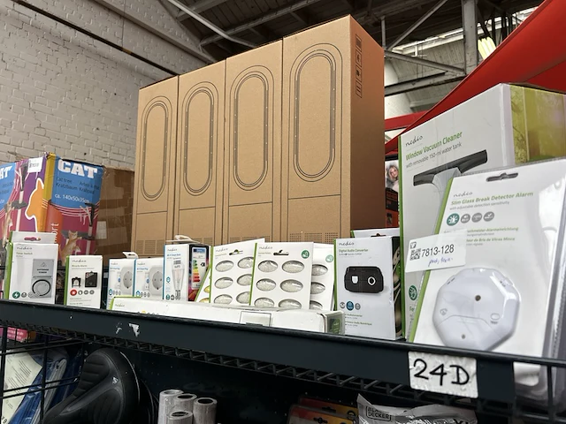 Ca. 40x elektronica w.o. wi-fi stekkers, alarmen, timers nedis - afbeelding 1 van  8