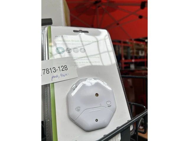 Ca. 40x elektronica w.o. wi-fi stekkers, alarmen, timers nedis - afbeelding 6 van  8