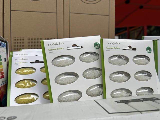 Ca. 40x elektronica w.o. wi-fi stekkers, alarmen, timers nedis - afbeelding 8 van  8