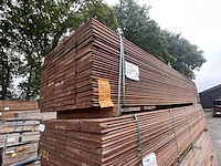 Ca. 40x massaranduba damwand-/paardenbox profiel, 28x200mm, lengte 400cm - afbeelding 4 van  4