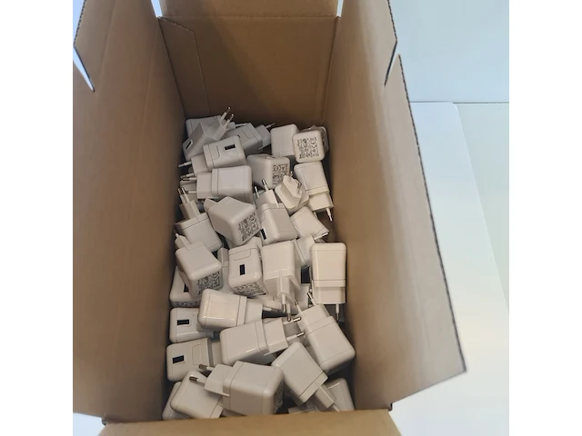 Ca. 40x partij van voedingadapter usb 5v 2a ktec, wit - afbeelding 3 van  4