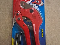 Ca. 40x pvc buis knipper , crescent - afbeelding 1 van  3