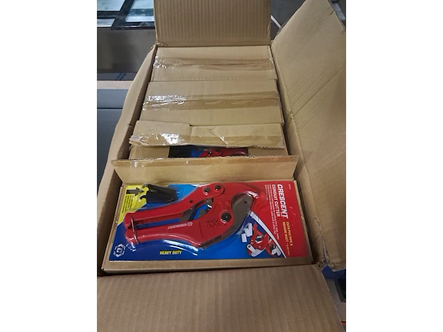 Ca. 40x pvc buis knipper , crescent - afbeelding 3 van  3