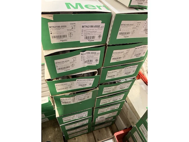 Ca. 40x schneider electric/merten spatwater schakelaar - afbeelding 1 van  2
