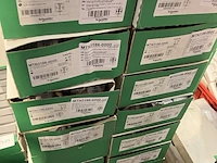Ca. 40x schneider electric/merten spatwater schakelaar - afbeelding 1 van  2
