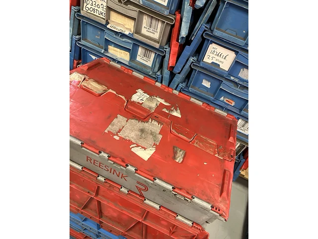 Ca. 40x verzendkratten met klapdeksel afsluitbaar - afbeelding 3 van  4