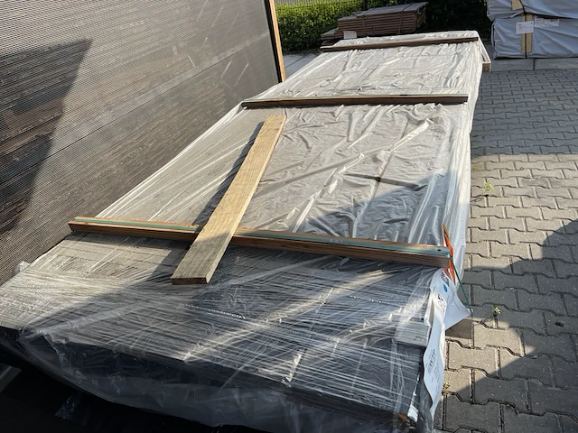 Ca. 40x zweeds rabat zwart gecoat, 16x195mm, lengte 300cm - afbeelding 1 van  3