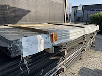 Ca. 40x zweeds rabat zwart gecoat, 16x195mm, lengte 300cm - afbeelding 2 van  3