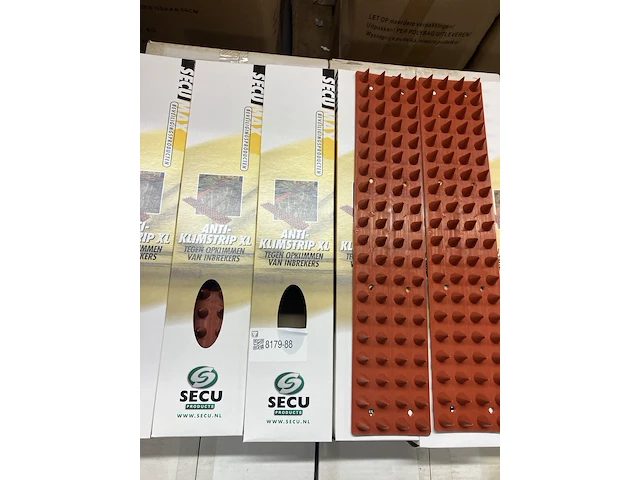Ca. 42x 42x4 stuks secu anti klimstrip - afbeelding 2 van  2