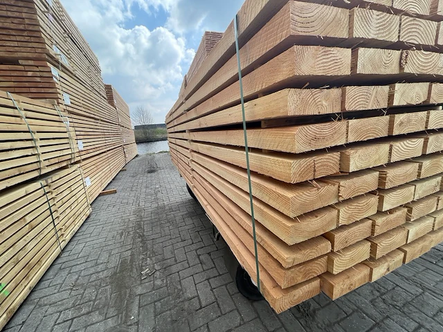 Ca. 42x douglas balken fijnbezaagd, 50x150mm, lengte 400cm - afbeelding 2 van  4
