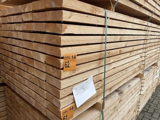 Ca. 42x douglas balken fijnbezezaagd, 50x150mm, lengte 300cm - afbeelding 4 van  4