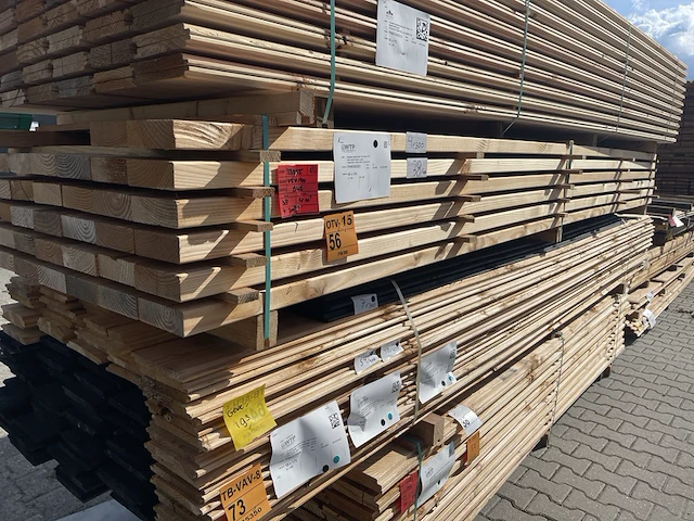Ca. 42x douglas balken geschaafd, 45x145mm, lengte 4/300cm, 38/400cm - afbeelding 1 van  2