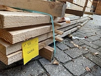 Ca. 42x douglas regels fijnbezaagd, 35x70mm, lengte 500cm - afbeelding 2 van  3