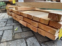 Ca. 42x douglas regels fijnbezaagd, 35x70mm, lengte 500cm - afbeelding 3 van  3