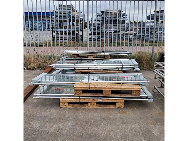 Ca. 42x (ns materiaal) glazen treincoupé deur - afbeelding 1 van  12