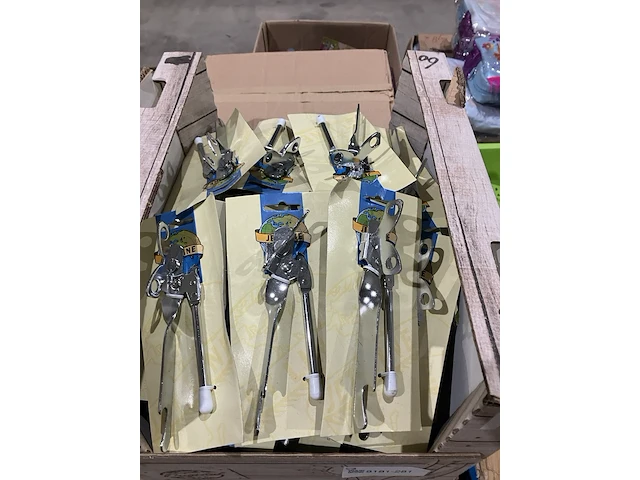 Ca. 440x blikkenopeners, jetline - afbeelding 1 van  3