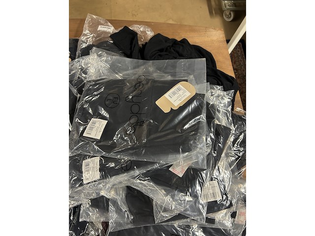 Ca. 44x diverse kleding w.o. vesten en thermo kleding, berydale, zwart - afbeelding 12 van  12