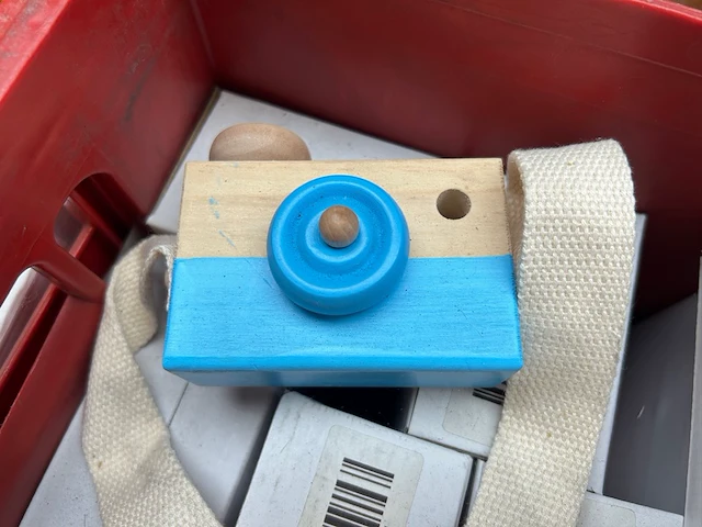 Ca. 44x houten kinderspeelgoed speelgoedcamera - afbeelding 4 van  6