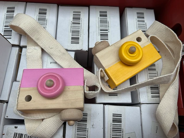 Ca. 44x houten kinderspeelgoed speelgoedcamera - afbeelding 6 van  6