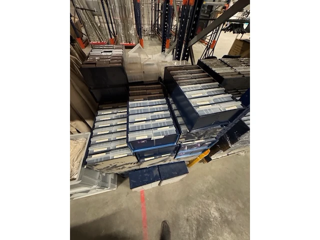 Ca. 45x assortibox 16-ladig en 24-ladig, raaco, blauw - afbeelding 2 van  4