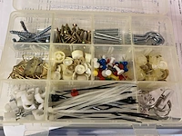 Ca. 45x assortiment box huishoudelijke bevestigingsartikelen - afbeelding 3 van  3