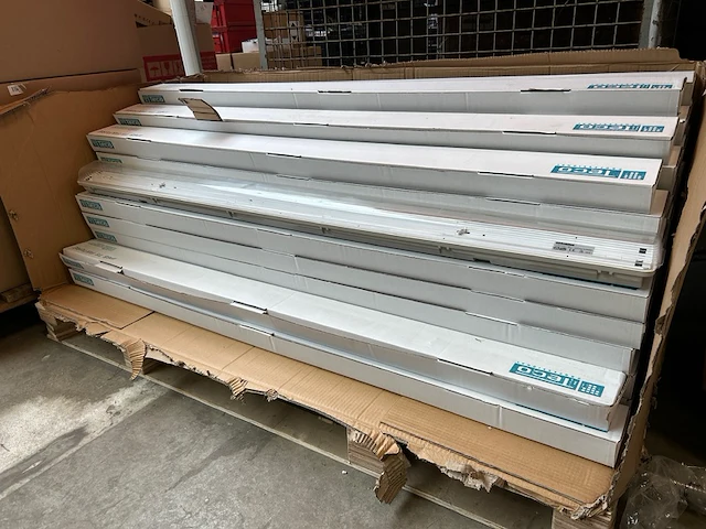 Ca. 45x ip65 t5 fixture 2x49w led armatuur, teco professional - afbeelding 1 van  4