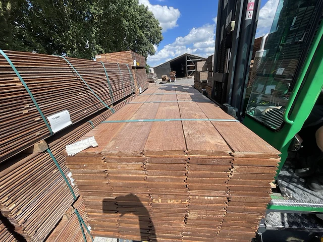 Ca. 45x massaranduba damwand- / paardenbox profiel, 28x200mm, lengte 500cm - afbeelding 1 van  4