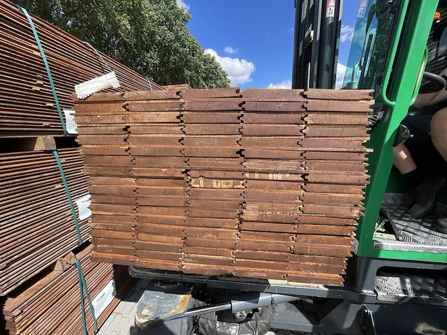 Ca. 45x massaranduba damwand- / paardenbox profiel, 28x200mm, lengte 500cm - afbeelding 3 van  4