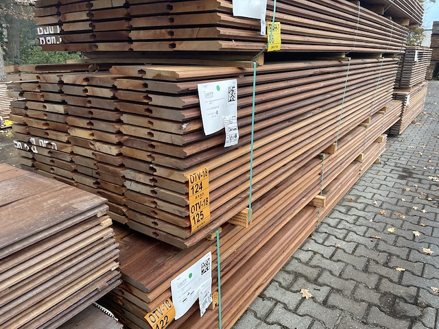 Ca. 45x massaranduba damwand-/paardenbox profiel, 28x140mm, lengte 400cm - afbeelding 4 van  4