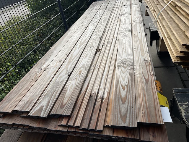 Ca. 46x douglas design/triple/deens profiel, 22x142mm, lengte 300cm - afbeelding 1 van  3