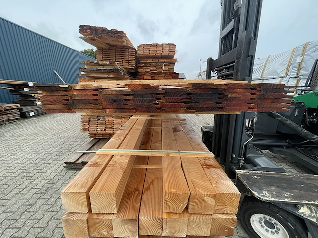 Ca. 46x douglas halfhoutsrabat, 18x130mm, lengte 300cm - afbeelding 3 van  3