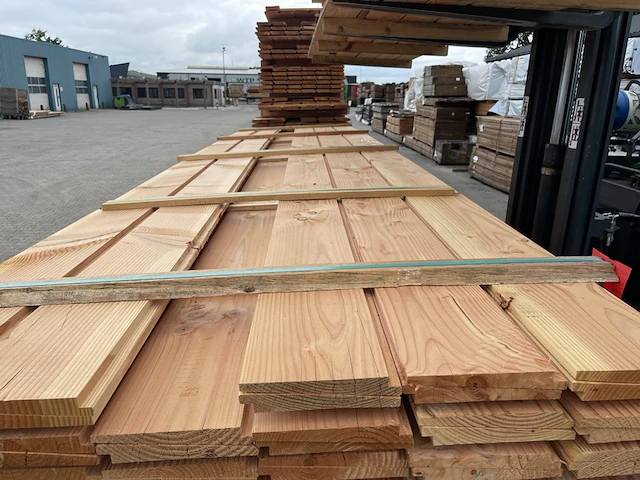 Ca. 46x douglas zweeds rabat, 26x195mm, lengte 500cm - afbeelding 1 van  3