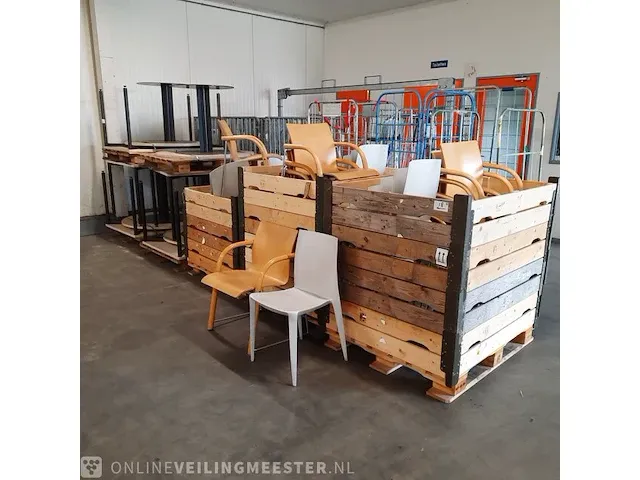 Ca. 46x stoel en en 9x tafel - afbeelding 1 van  14