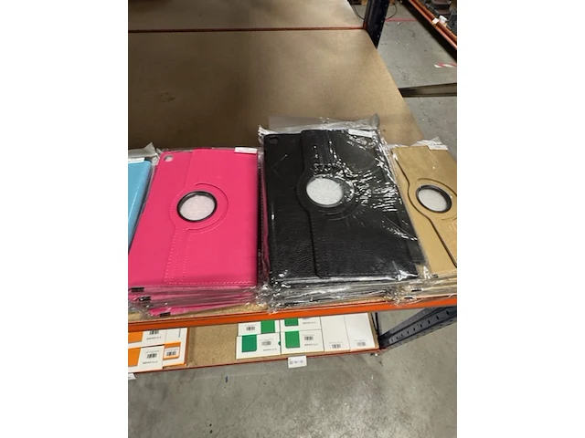 Ca. 46x tablethoes samsung, diverse kleuren - afbeelding 4 van  13