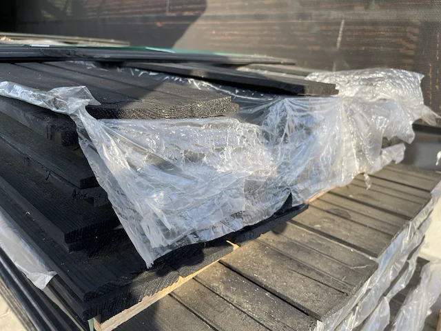 Ca. 46x zweeds rabat zwart gecoat, 16x195mm, lengte 400cm - afbeelding 3 van  3