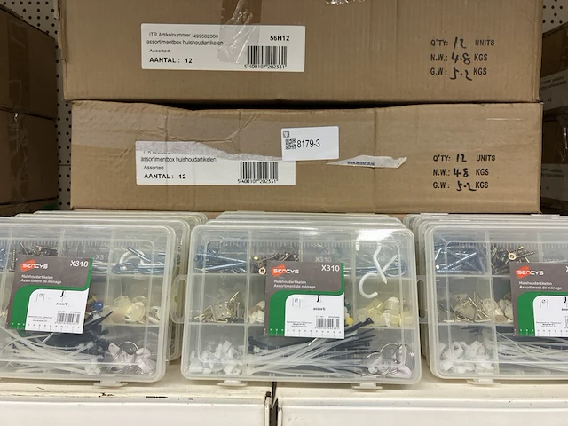 Ca. 48x assortiment box huishoudelijke bevestigingsartikelen - afbeelding 1 van  3