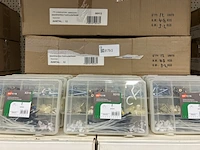 Ca. 48x assortiment box huishoudelijke bevestigingsartikelen