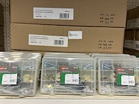 Ca. 48x assortiment box huishoudelijke bevestigingsartikelen