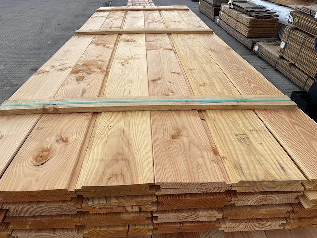 Ca. 48x douglas wisselsponning/halfhoutsrabat, 18x190mm, lengte 300cm - afbeelding 1 van  3