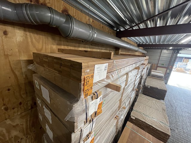 Ca. 48x guyana teak dekdelen gevingerlast, 21x120mm, lengte 400ccm - afbeelding 4 van  5