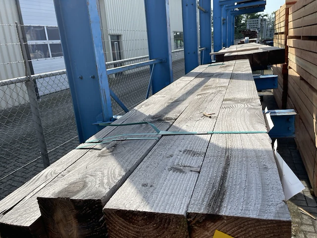Ca. 4x douglas balken fijnbezaagd, 150x150mm, lengte 300cm - afbeelding 1 van  3